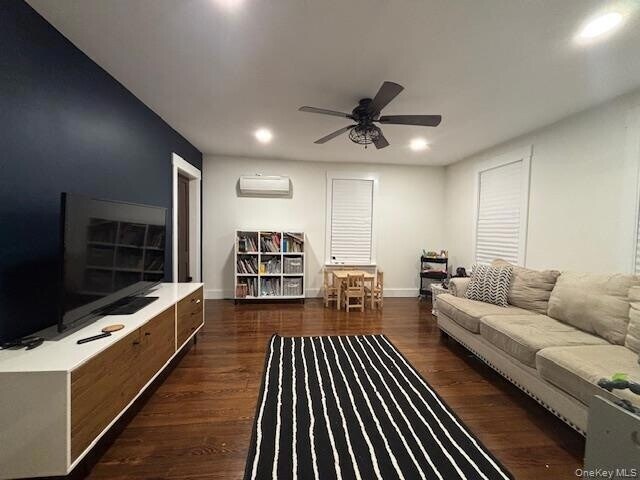 Building Photo - 269 Old Rte 304