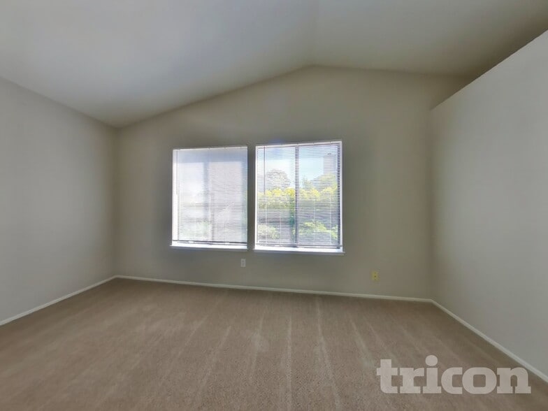 Building Photo - 254 Voyager Dr