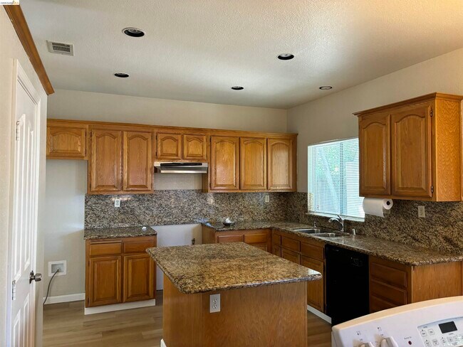 Building Photo - 5021 Chaparral Ct