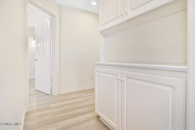 Building Photo - 5505 Salerno Dr