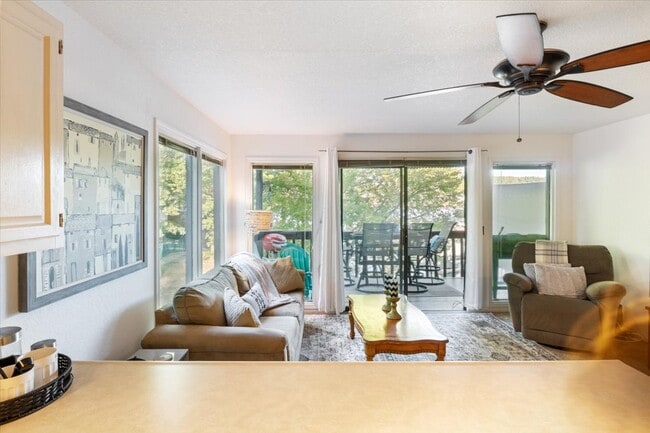 Building Photo - 6620 Weston Point Dr