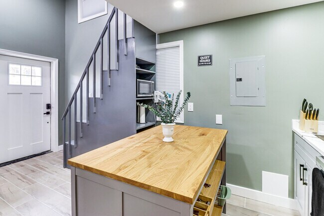 Building Photo - 5123 Boulder Dr