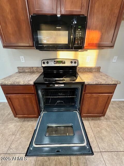 Building Photo - 33578 N Sandstone Dr