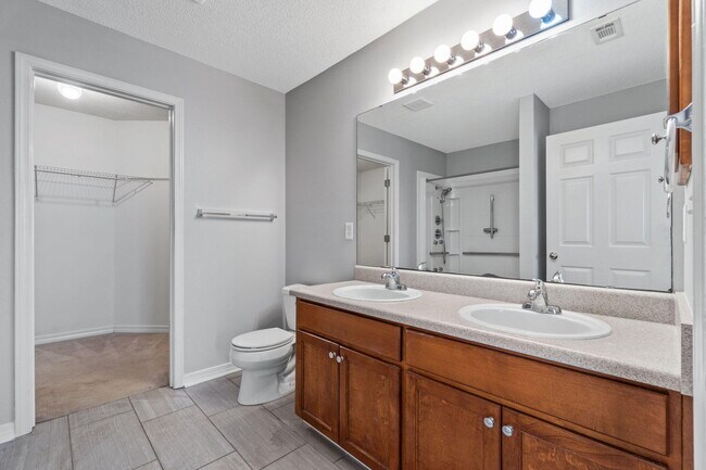 Building Photo - 742 Saltair Ln