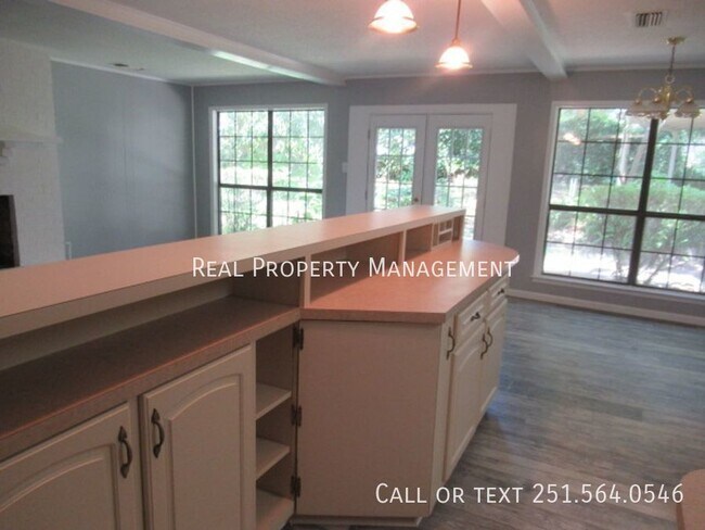 Building Photo - 123 Windsor Ct