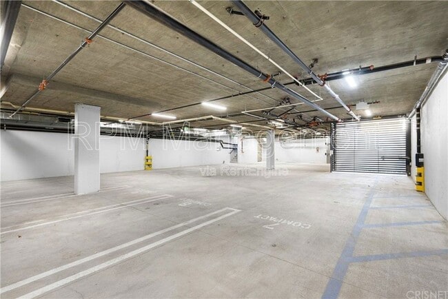 Building Photo - 5923 Laurel Canyon Blvd