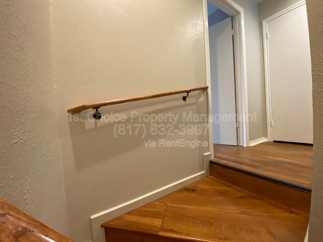 Building Photo - 6 1 Main Pl