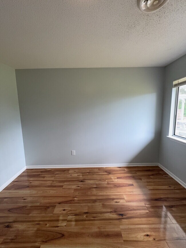 Building Photo - 110 Elwood Rd