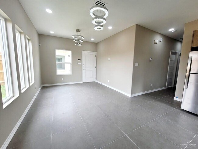 Building Photo - 16 Puffin Ave