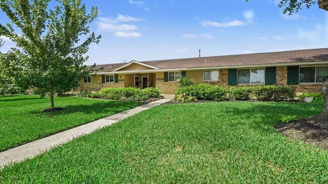 Building Photo - 16506 Diana Ln