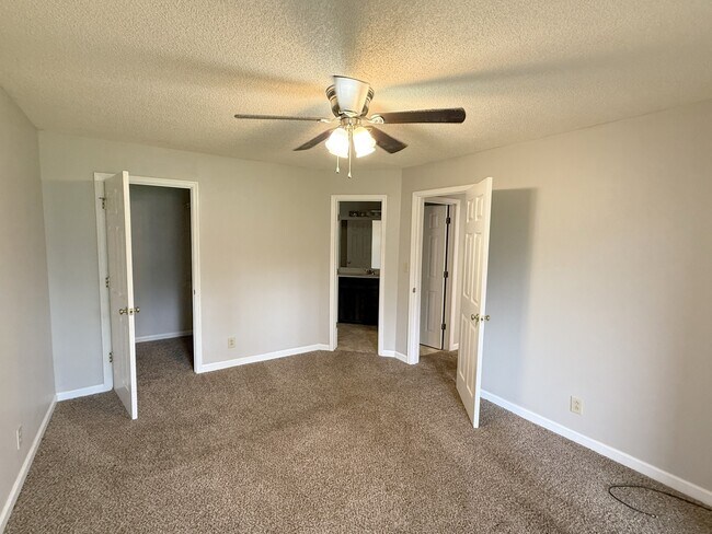 Building Photo - 1002 Stones Throw Dr NW