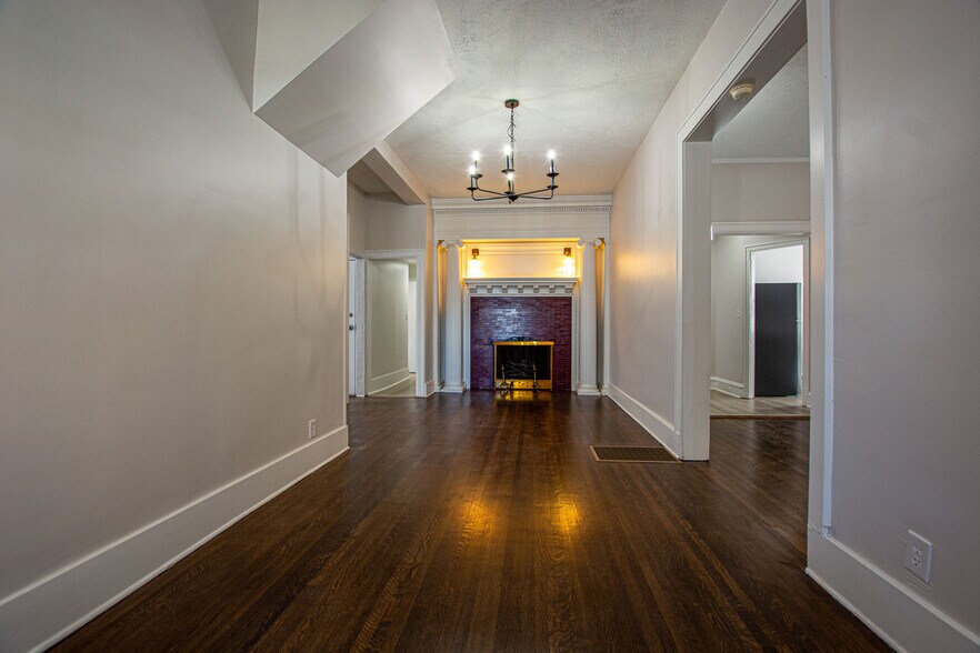Building Photo - 117 S 39th St