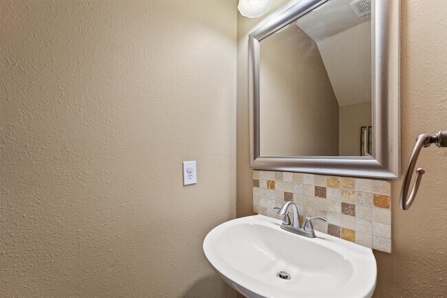 Building Photo - 195 S Walden Elms Cir