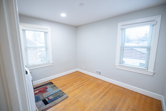 Laundry room / office - 1210 Mowbray Pl