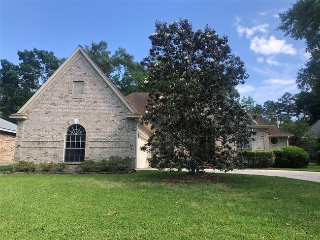 Building Photo - 135 Lakeside Dr