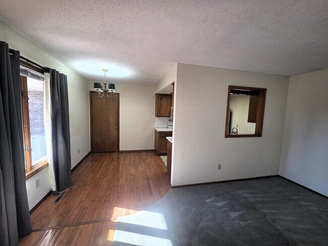 Building Photo - 2045 S Kentwood Ave