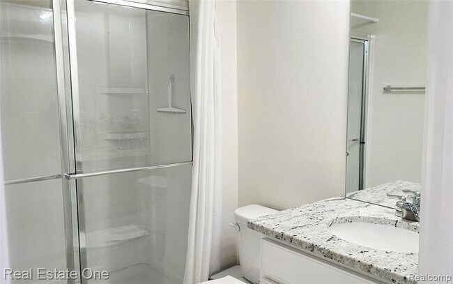 Building Photo - 2720 Tulip Wy