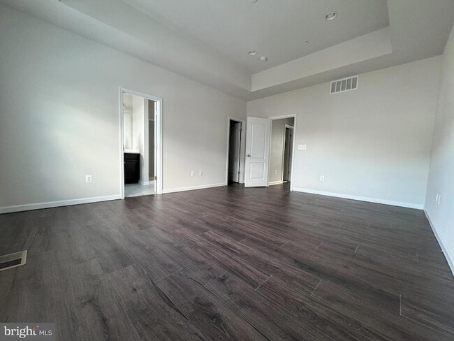 Building Photo - 9067 Fox Stream Way
