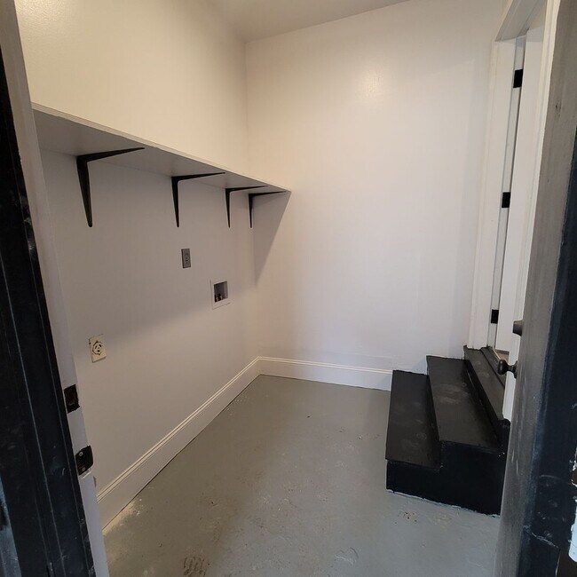 Building Photo - 5349 Silver Pine Dr