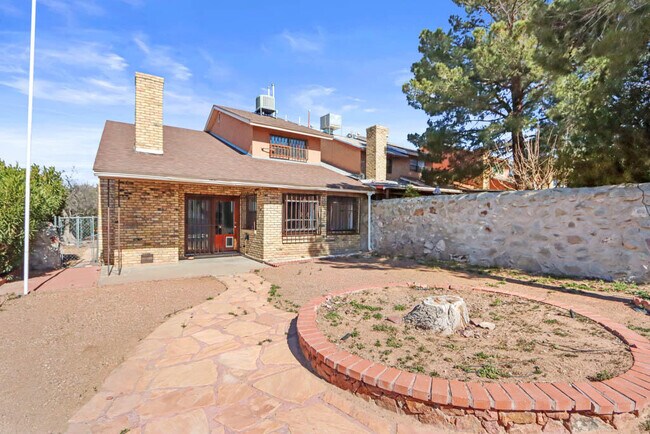 Building Photo - 7080 Portugal Dr