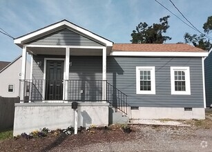 Building Photo - Cozy 2 Bedroom Bungalow in the Swansboro A...