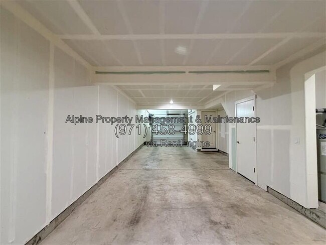 Building Photo - 14229 SW 169th Ave
