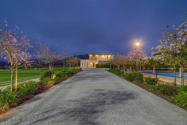 Building Photo - 2885 Gate 3 Pl