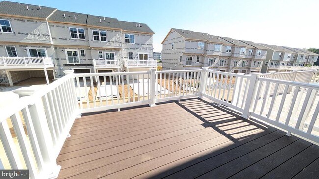 Building Photo - 413 SILVER BIRCH Dr