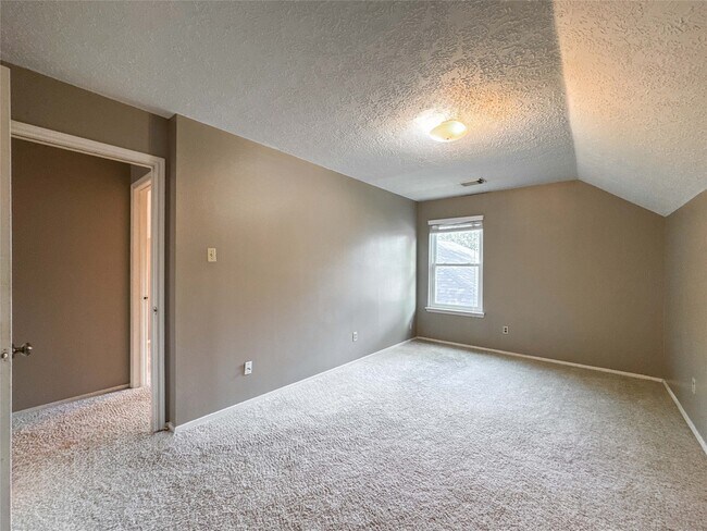Building Photo - 2903 Auburn Dr