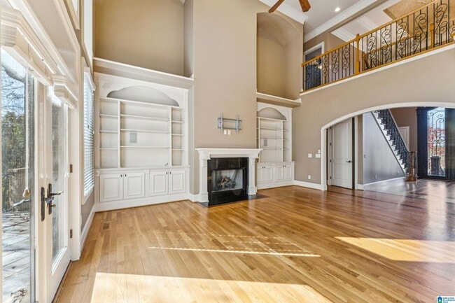 Building Photo - 2005 Lake Heather Dr