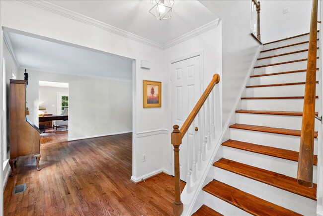 Building Photo - "Luxurious 3-Bed Retreat with Finished Bas...