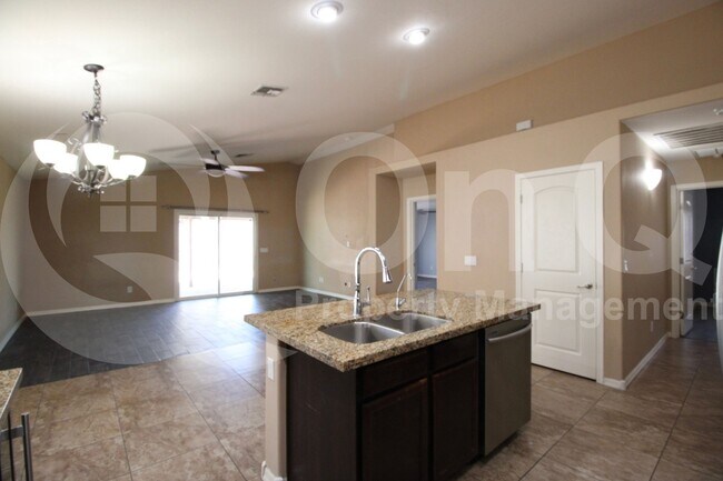 Building Photo - 5513 S 27th Dr