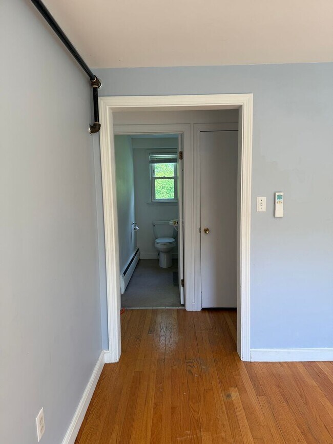 Building Photo - 303 Ludlow St