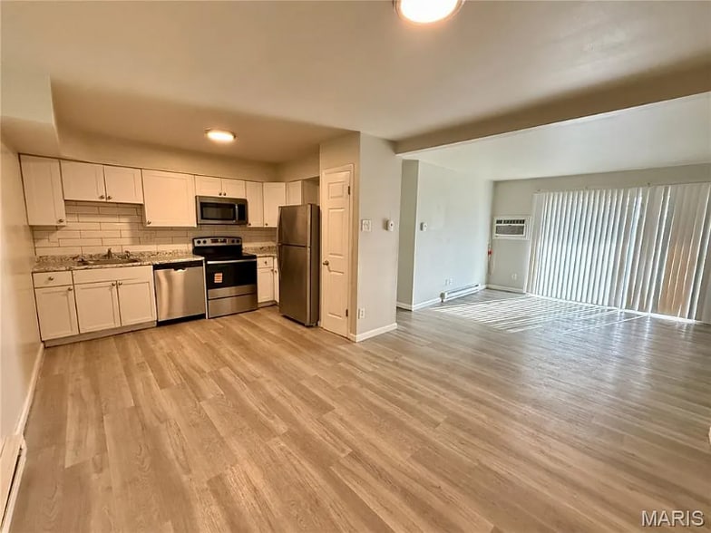 Building Photo - 7601 Hazelcrest Dr