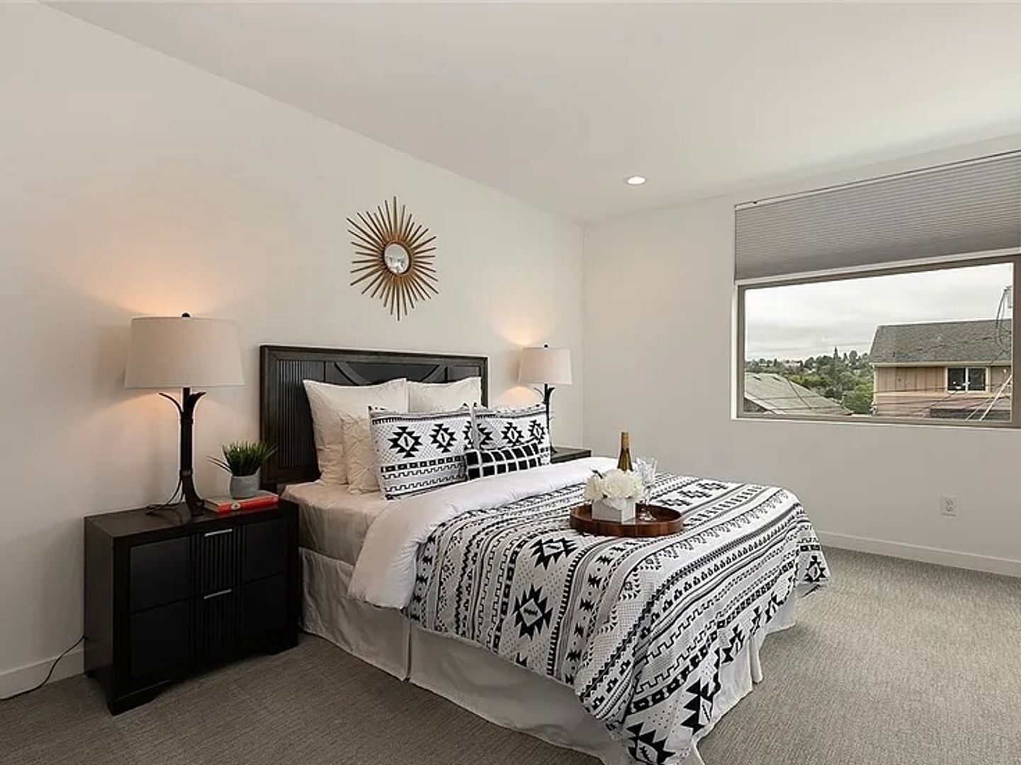 Building Photo - North Beacon Hill Townhouse