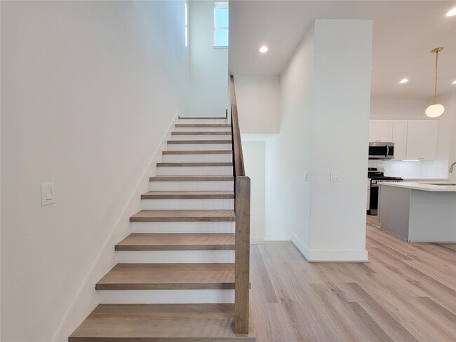 Building Photo - 7703 Earl Rudder Wy