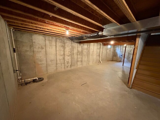 Building Photo - 514/516 Pheasant Drive