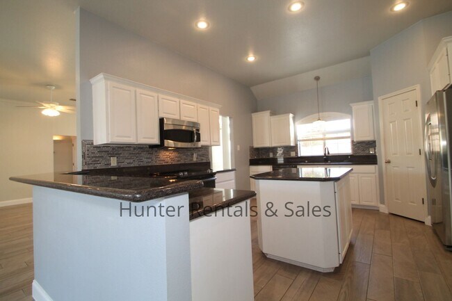 Building Photo - Country Trails Gem with a Pool Made for Te...