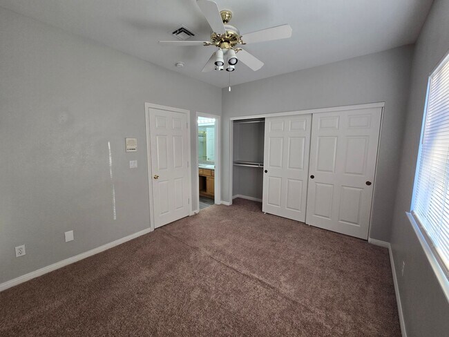 Building Photo - 6325 N Juliano Rd