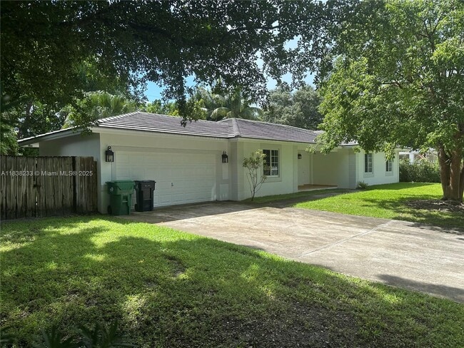 Building Photo - 16601 SW 92nd Ave