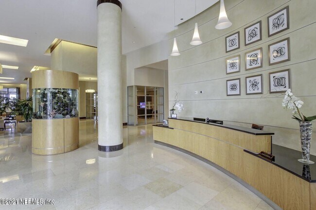 Building Photo - 1431 Riverplace Blvd