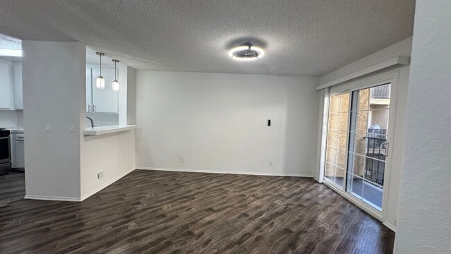 Interior Photo - 5050 Klump Ave
