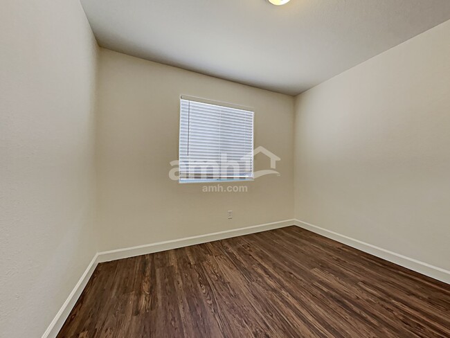 Building Photo - 9608 Fox Forest Ave