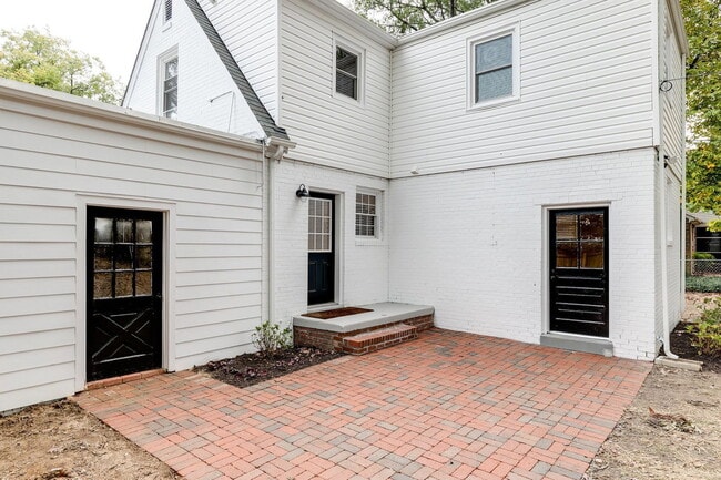 Building Photo - 4907 Cutshaw Ave