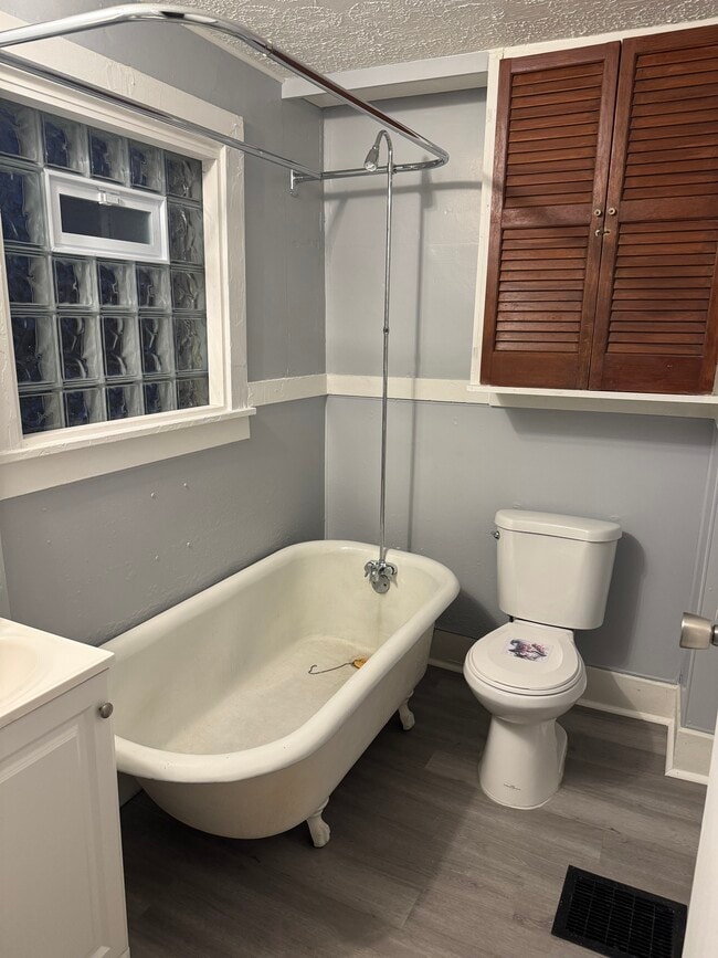 Building Photo - 440 5th St