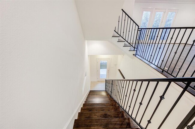 Building Photo - 1510 Johnson St