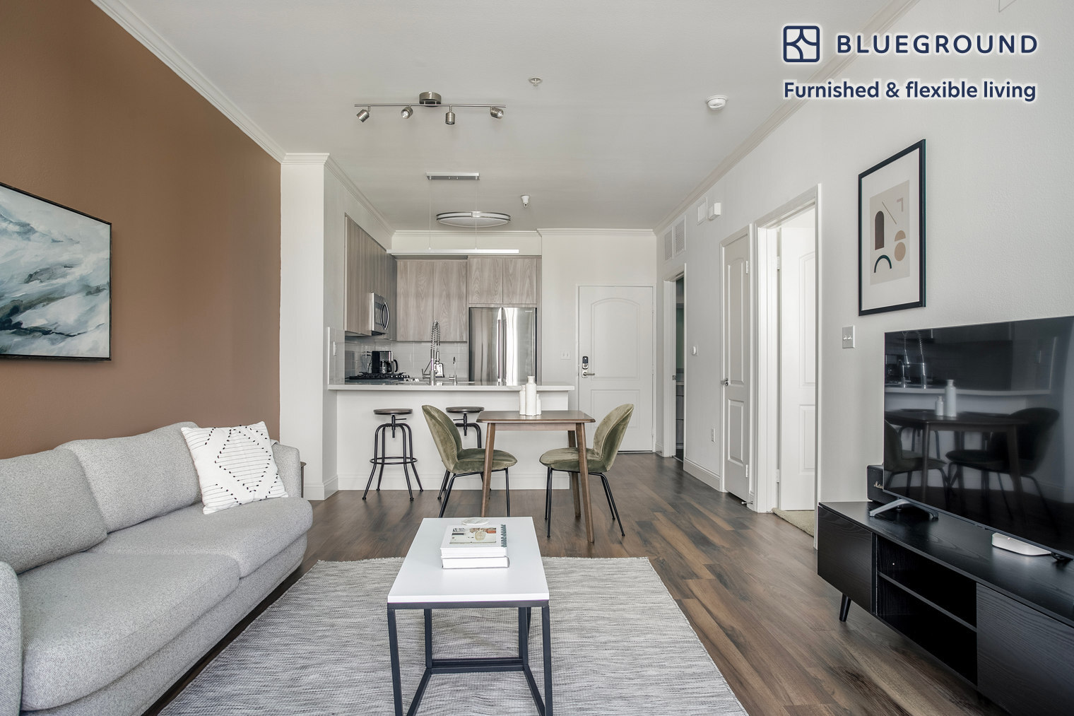 Building Photo - 5710 Crescent Prk E