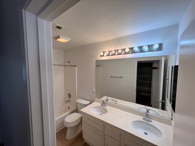 upstairs bathroom - 4333 Morgan Creek Way