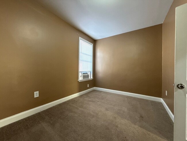 Building Photo - Two Bedroom House In Baltimore City