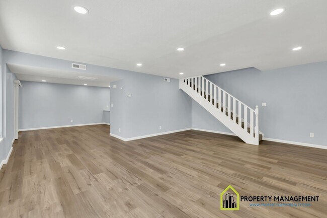 Building Photo - Inviting 3-Bedroom, 2-Bathroom Residence w...